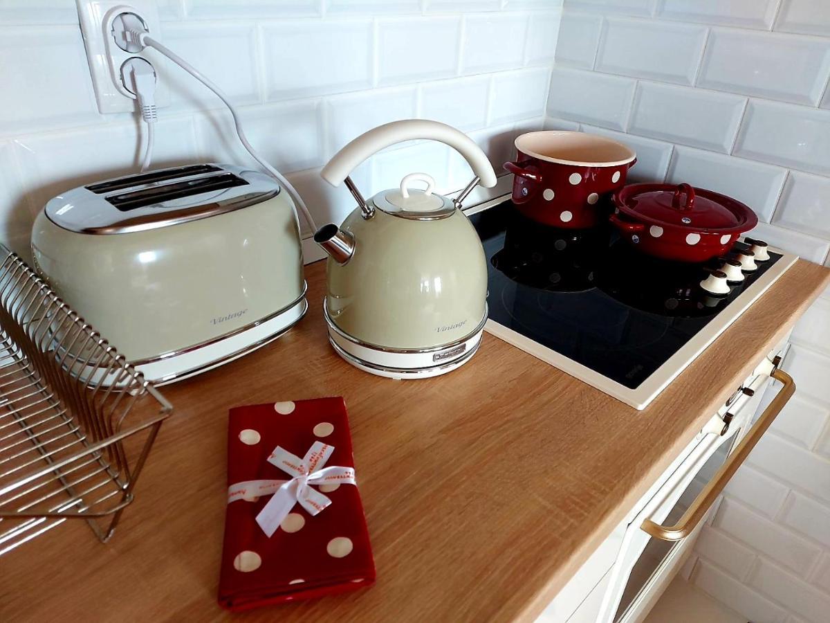 Lilly Dream Home Apartment Retro Back To 60S And 70S 塞拉耶佛 外观 照片